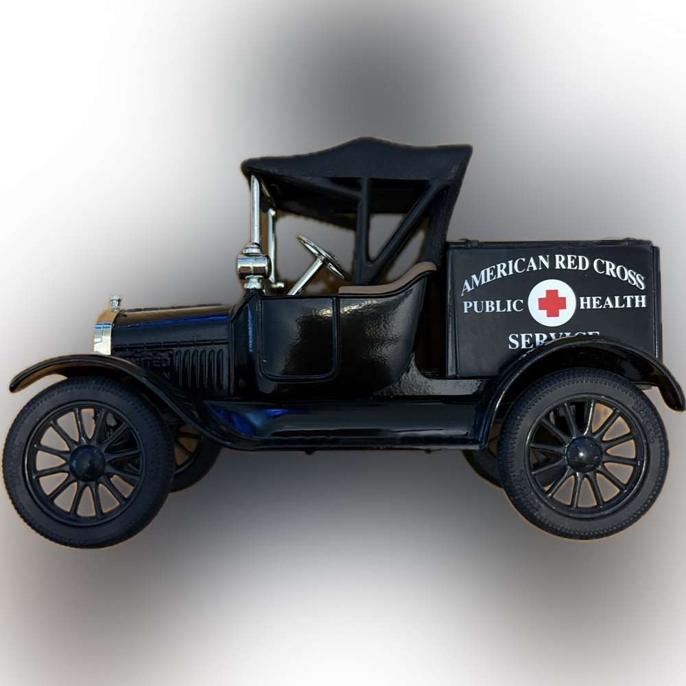 ERTL Red Cross 1918 Ford model T Runabout replica